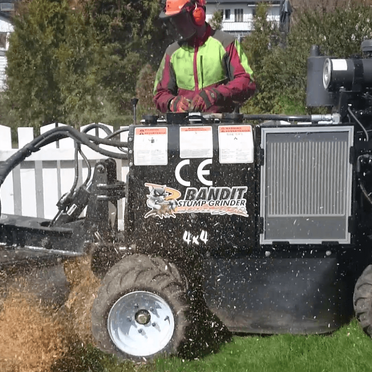 Stubbefreser i arbeid